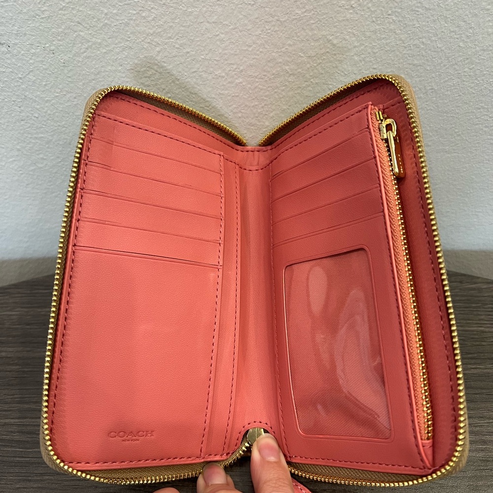 NWOT - Coach Signature Stripe Zip Wallet in Pink, Beige, Cream - Picture 10 of 15
